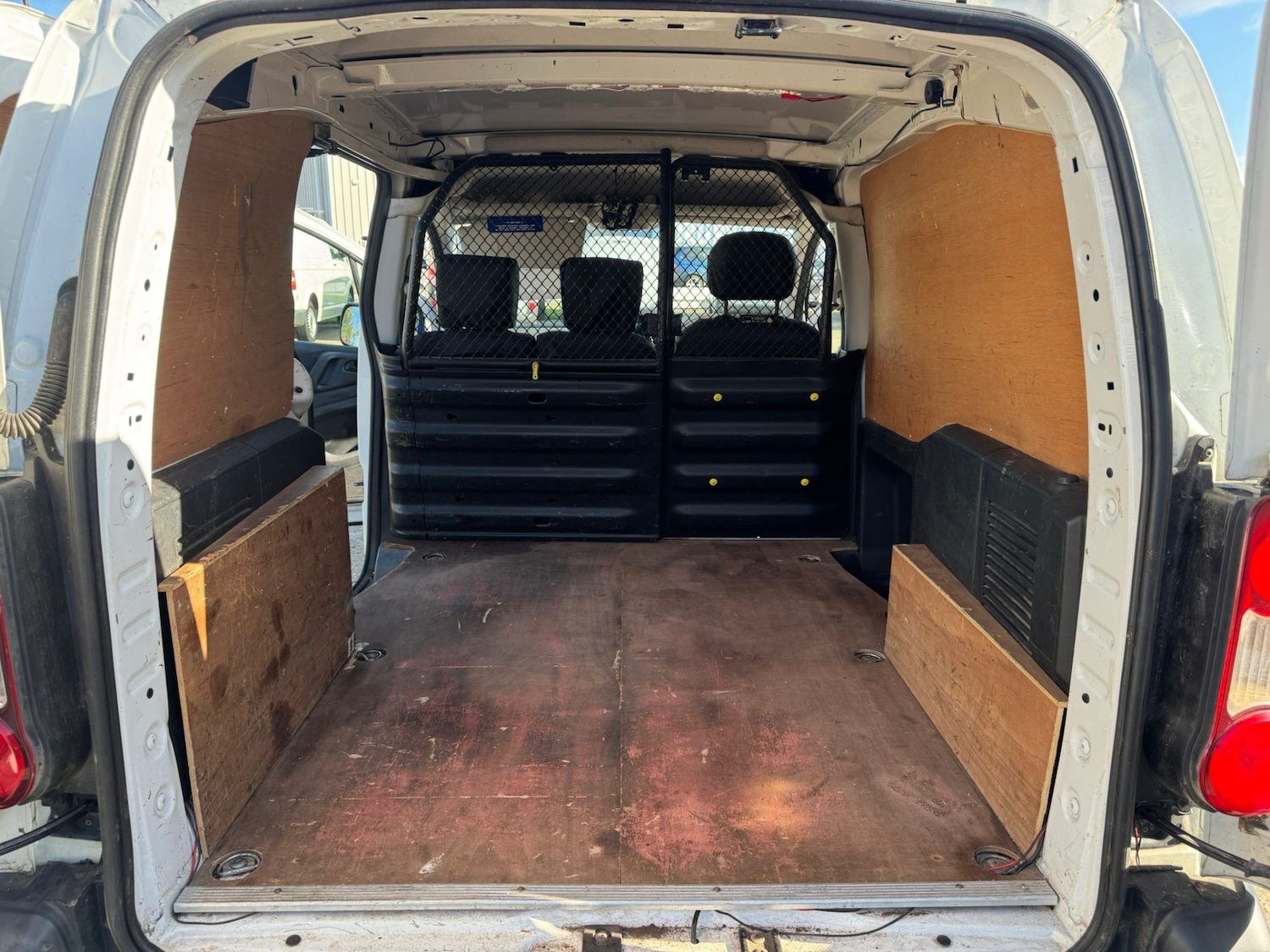 Used Peugeot Partner 2014 for sale - 76415030: Photo 15