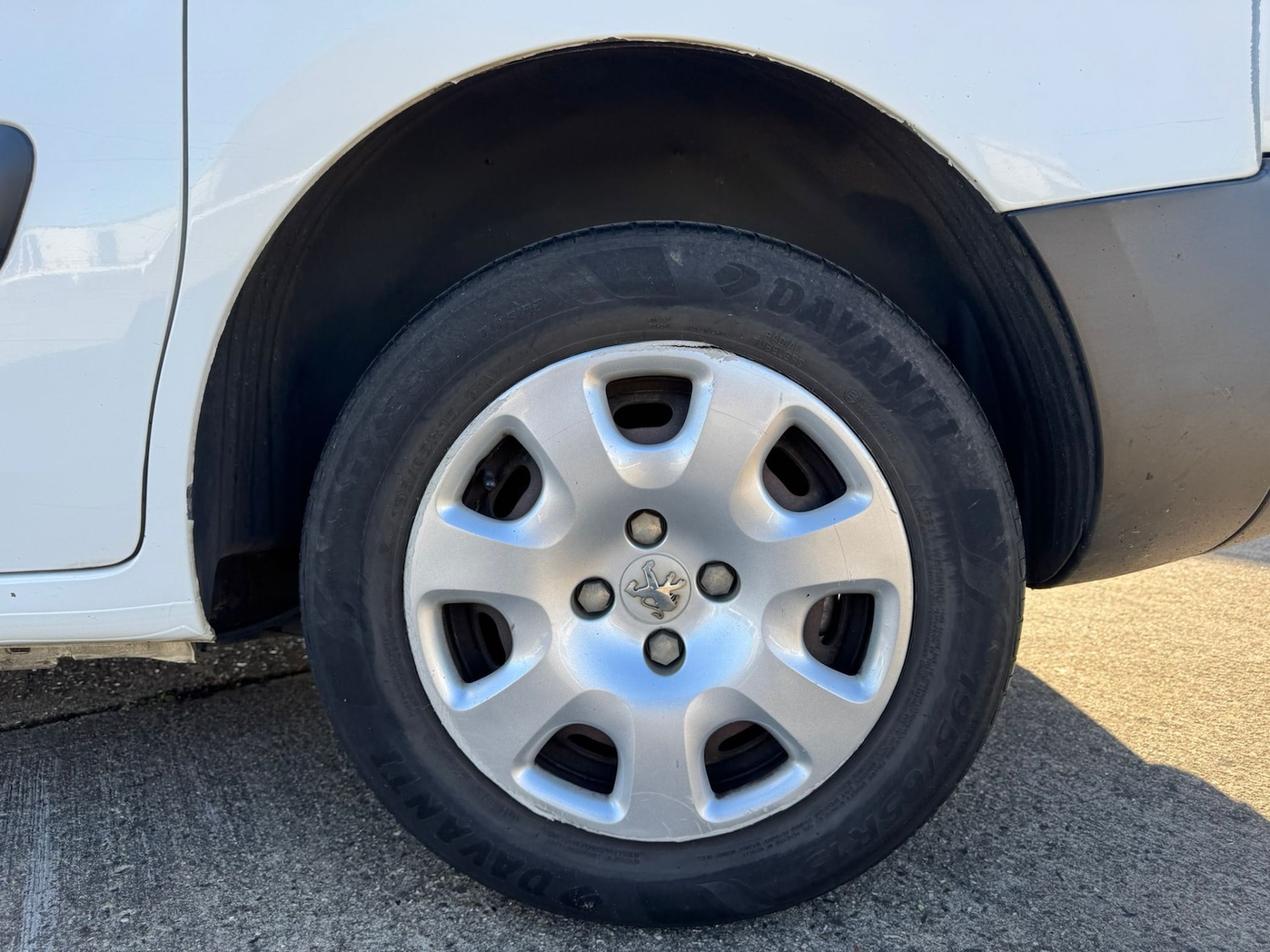 Used Peugeot Partner 2014 for sale - 76415030: Photo 16