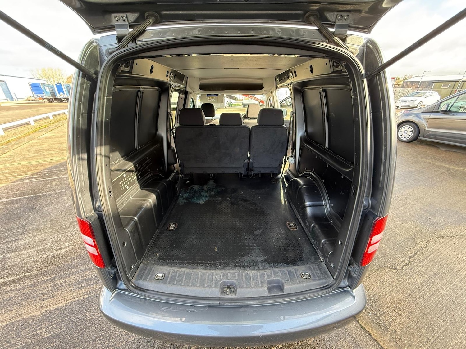 Used Volkswagen Caddy Maxi 2015 for sale - 77578573: Photo 17