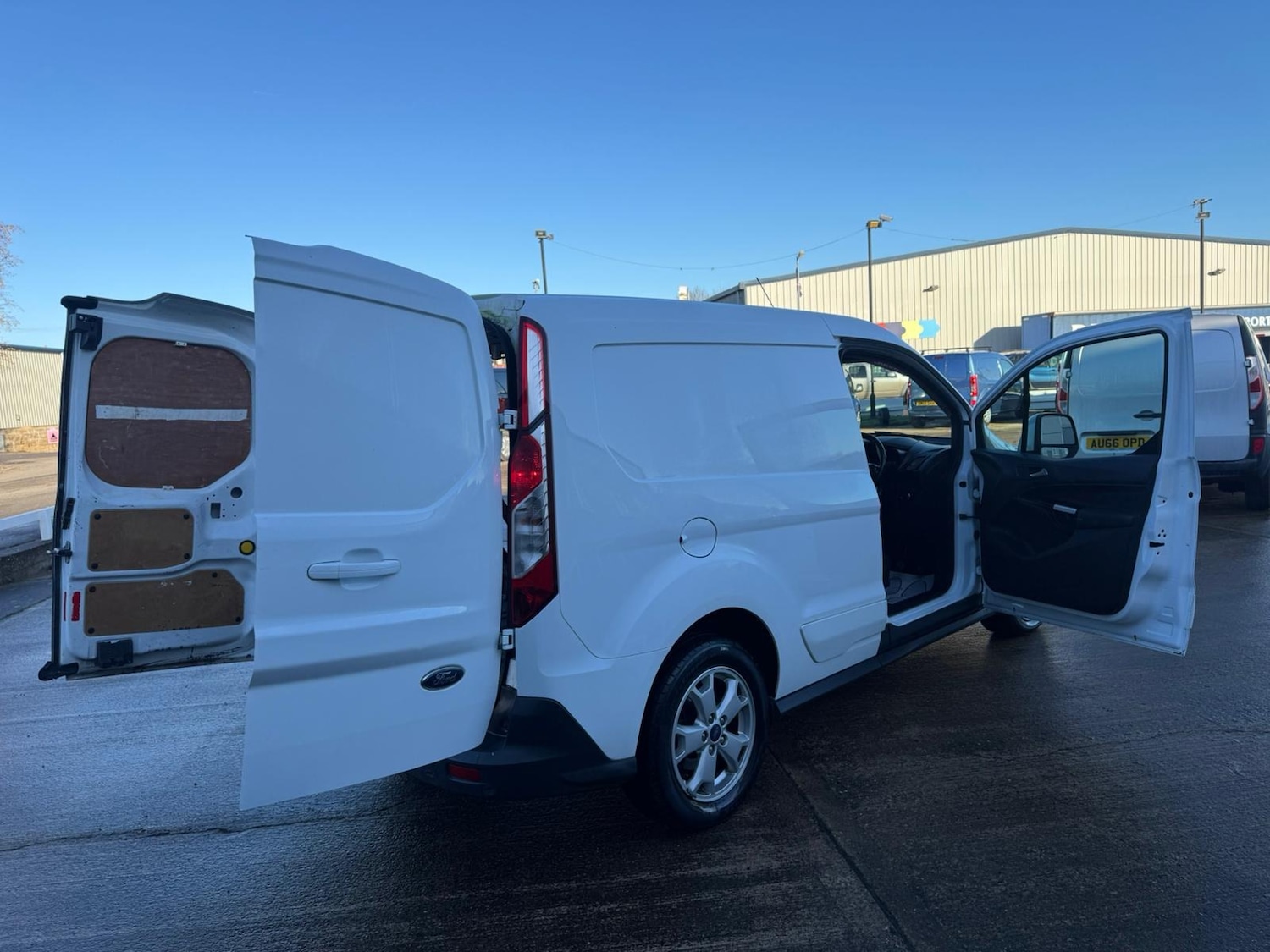 Used Ford Transit Connect 2017 for sale - 76796624: Photo 11