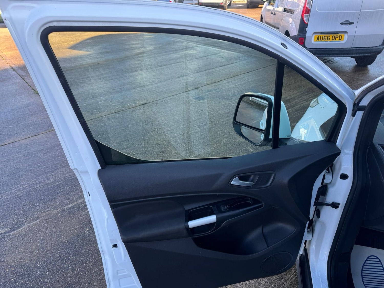 Used Ford Transit Connect 2017 for sale - 76796624: Photo 20