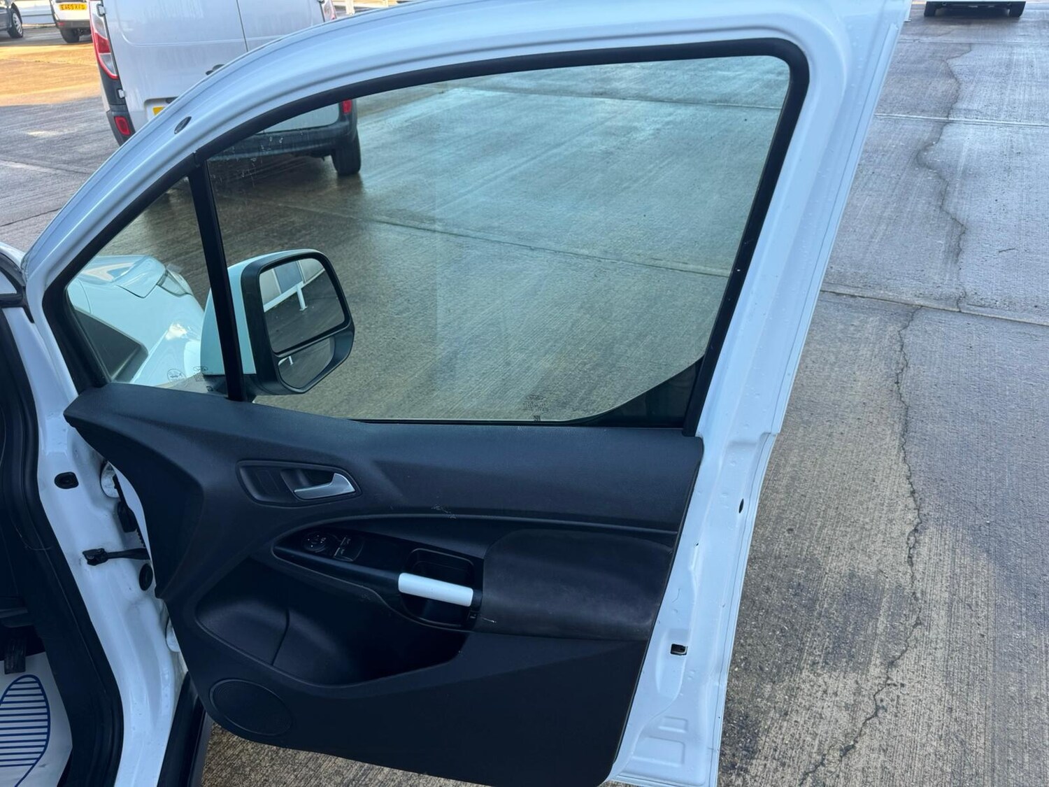 Used Ford Transit Connect 2017 for sale - 76796624: Photo 21