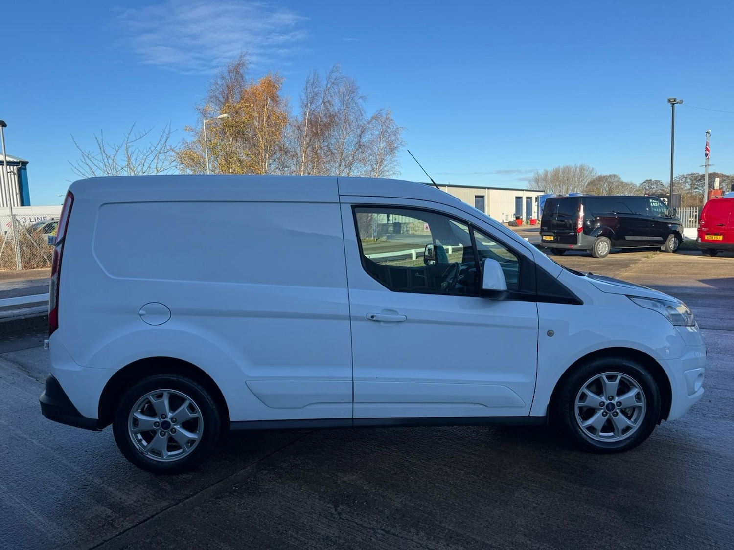Used Ford Transit Connect 2017 for sale - 76796624: Photo 4