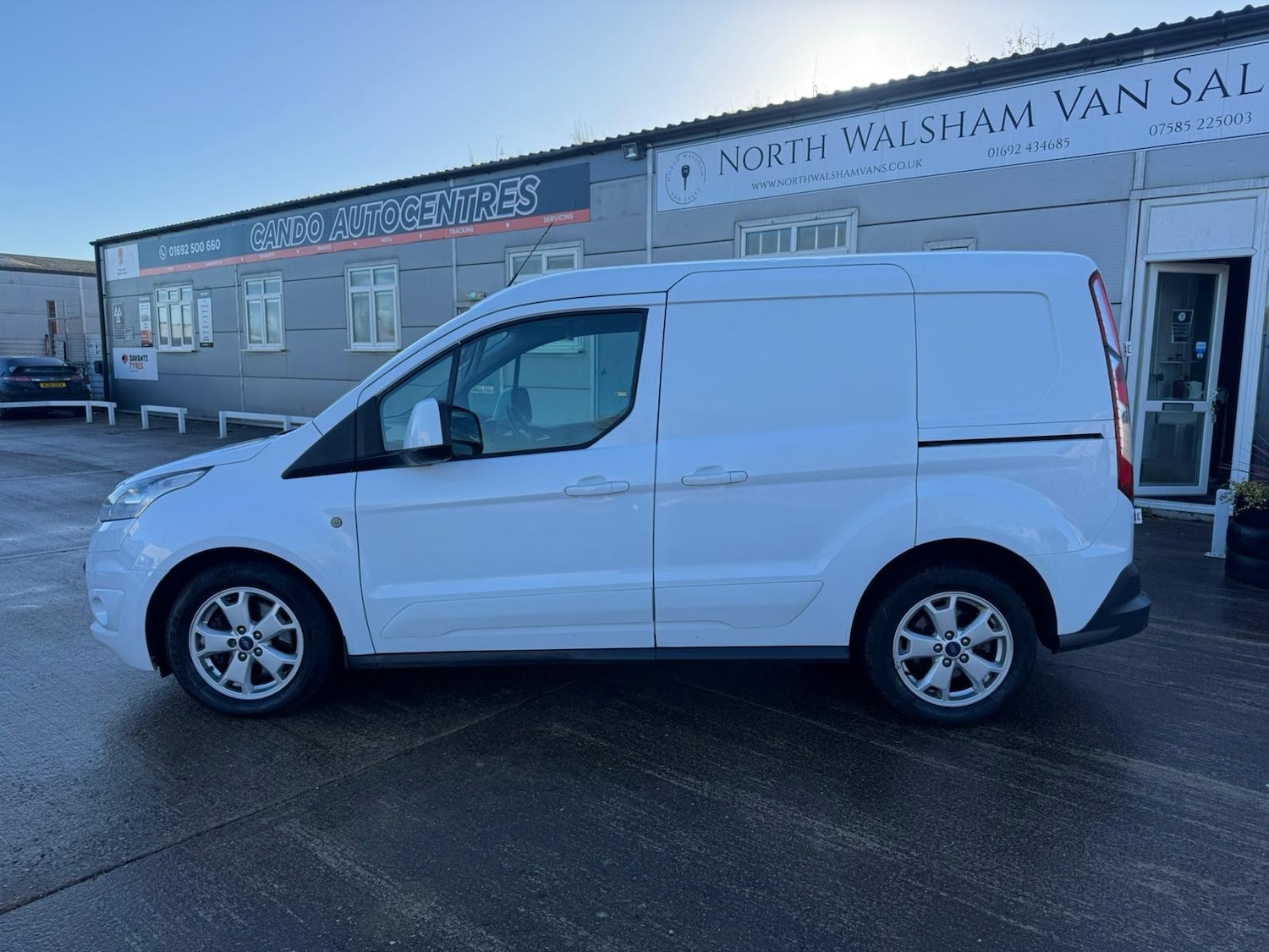 Used Ford Transit Connect 2017 for sale - 76796624: Photo 8