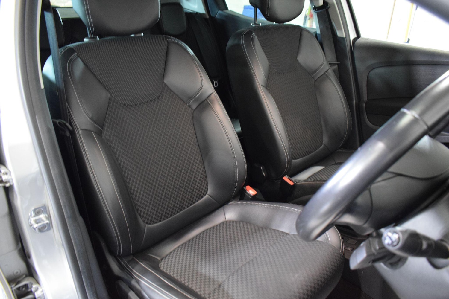 Used Renault Clio for sale - 77784382: Photo 17