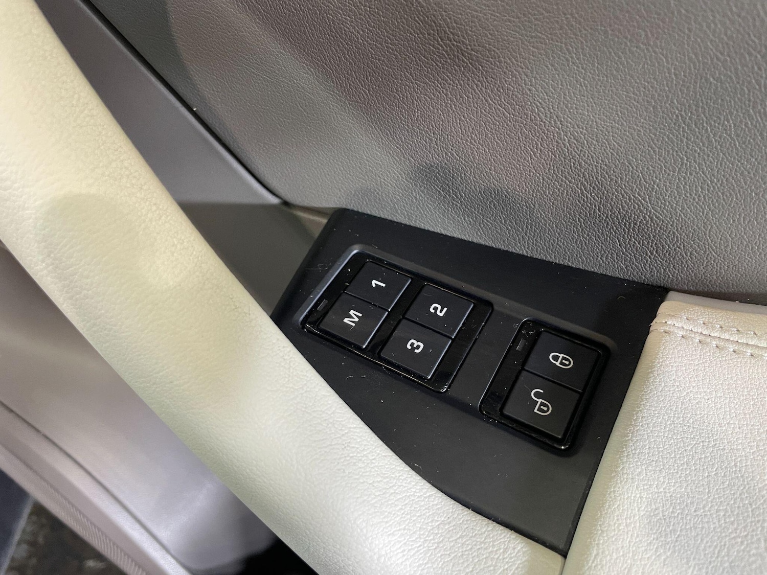 Used Jaguar F-Pace 2017 for sale - 78034590: Photo 29