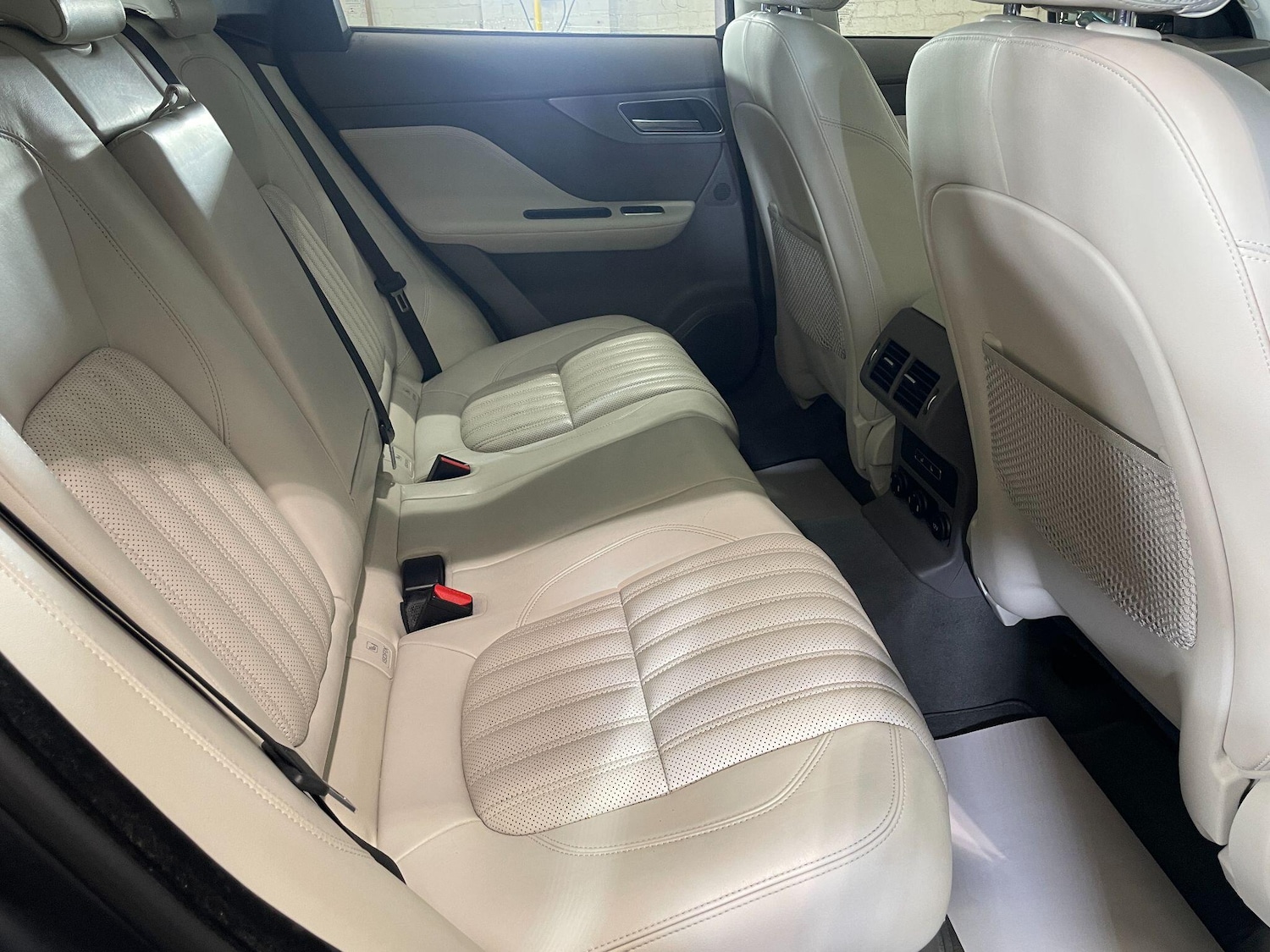 Used Jaguar F-Pace 2017 for sale - 78034590: Photo 33