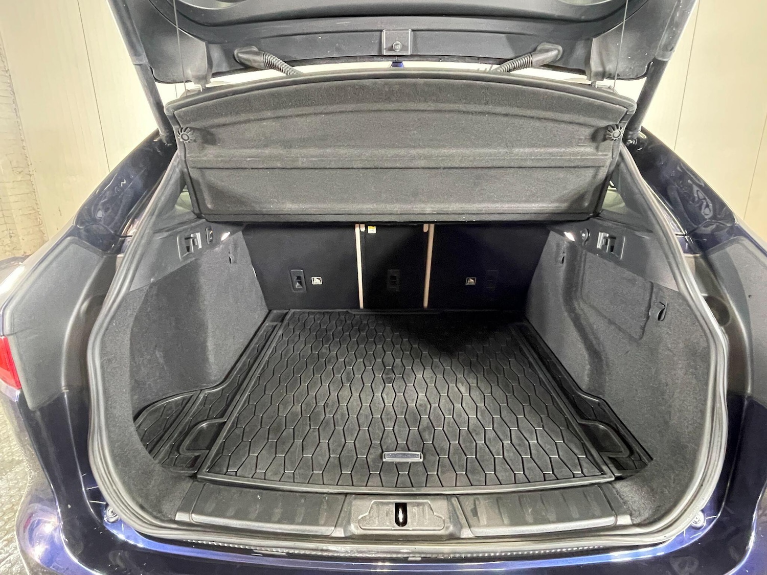 Used Jaguar F-Pace 2017 for sale - 78034590: Photo 37