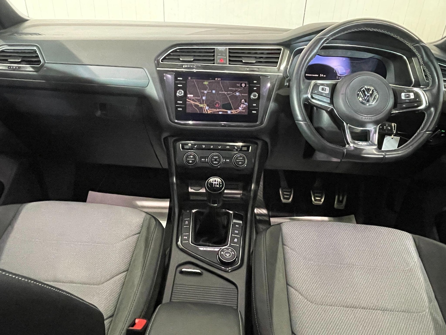 Used Volkswagen Tiguan for sale - 77784773: Photo 16