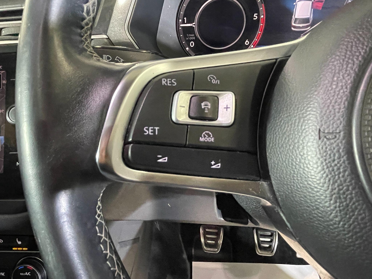 Used Volkswagen Tiguan for sale - 77784773: Photo 18