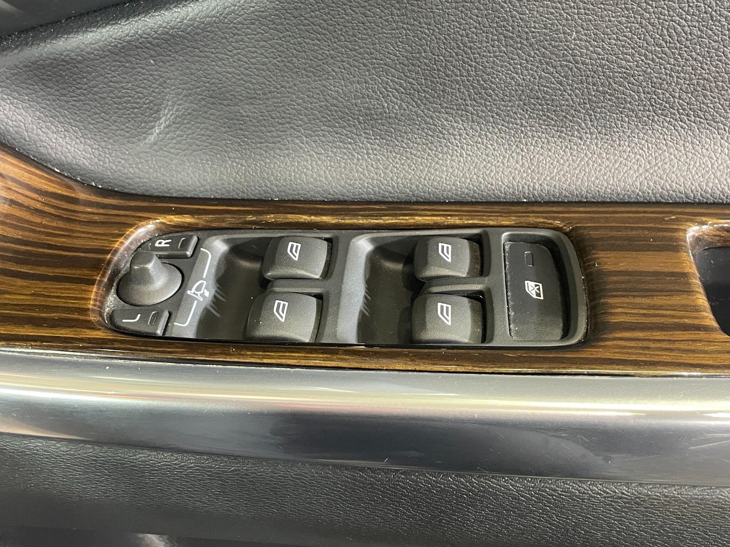 Used Volvo XC60 2014 for sale - 77783207: Photo 26