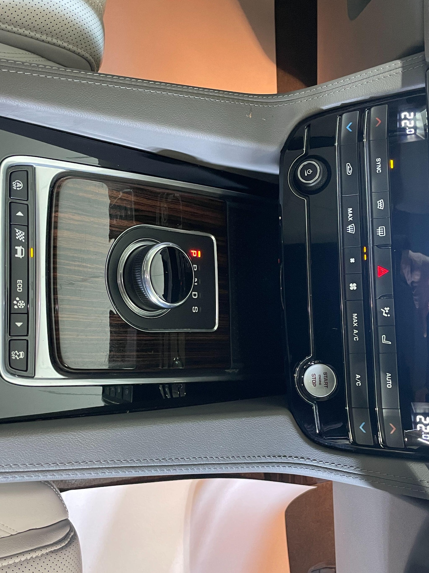 Used Jaguar F-Pace 2017 for sale - 77785718: Photo 28