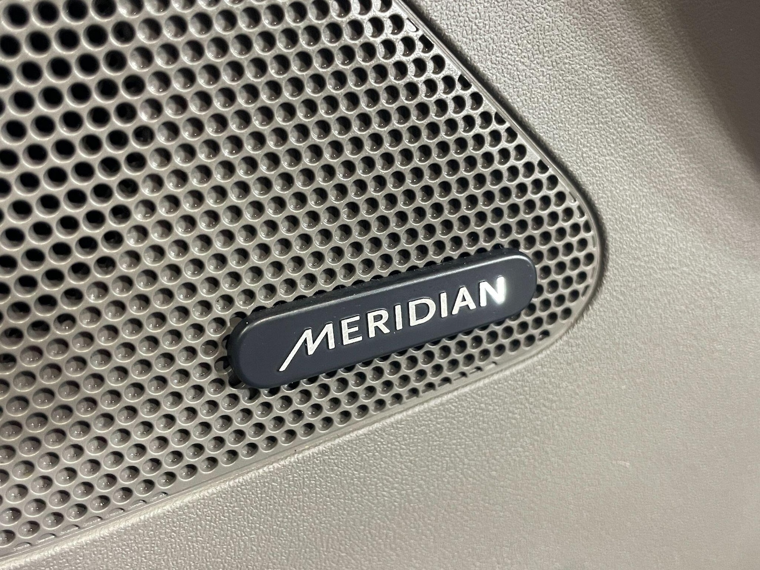 Used Jaguar F-Pace 2017 for sale - 77785718: Photo 33