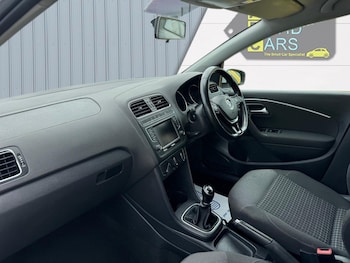Used Volkswagen Polo 2016 for sale - 79605084: Photo