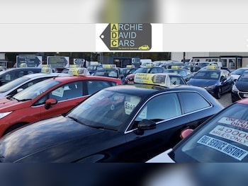 Used Jaguar XE 2017 for sale - 79372032: Photo