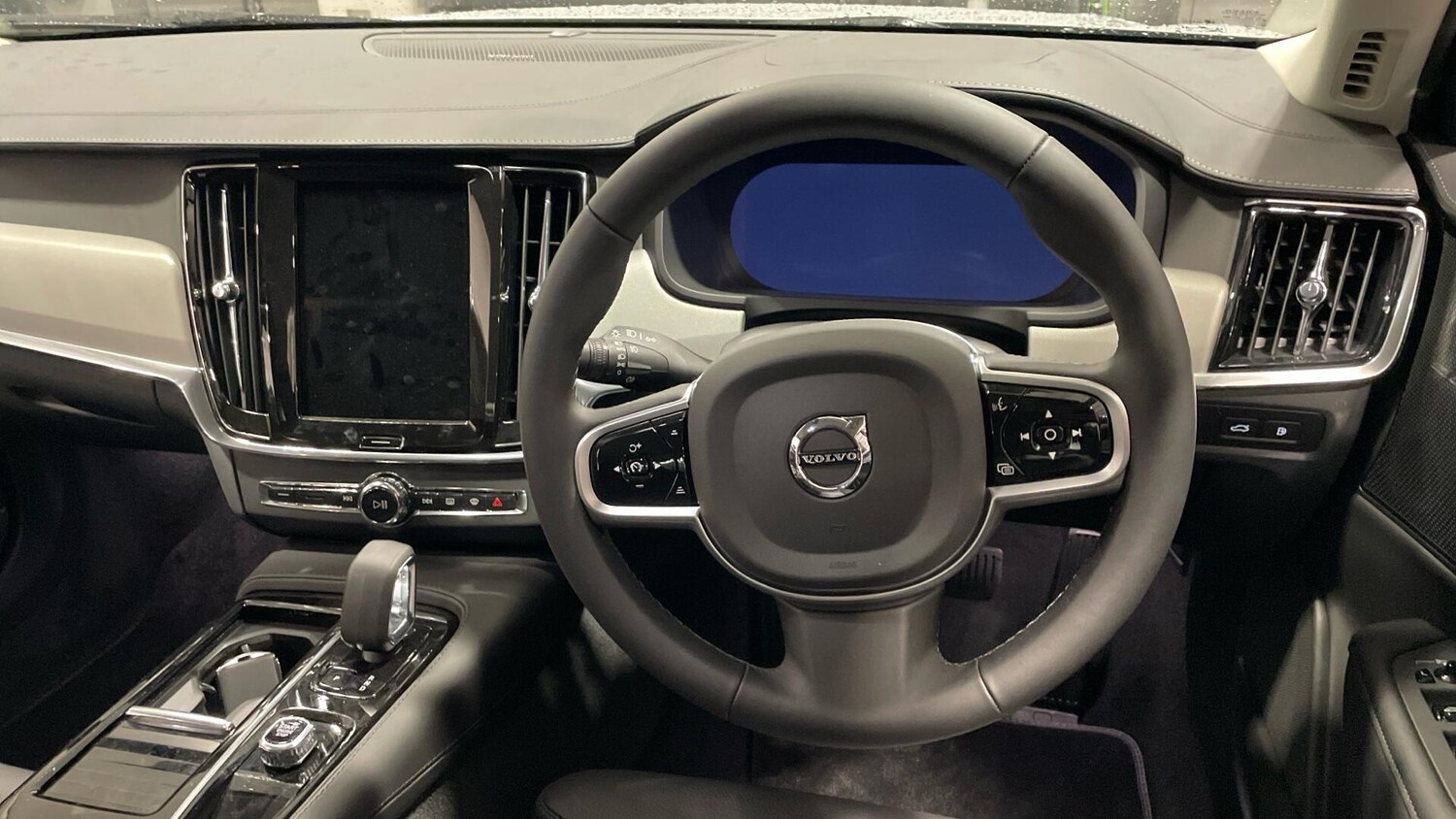 Used Volvo V90 2025 for sale - 76592883: Photo 10