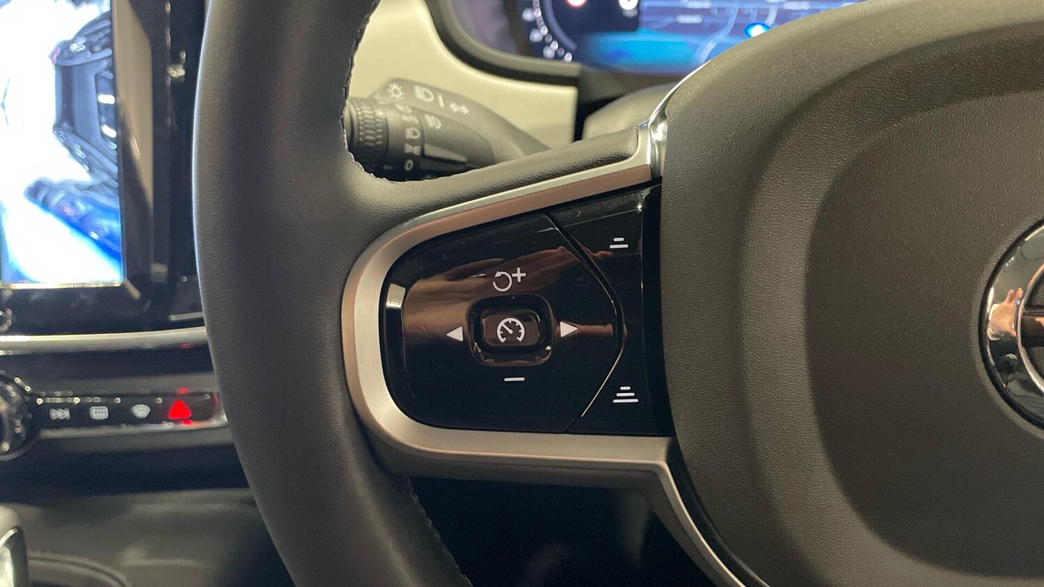 Used Volvo V90 2025 for sale - 76592883: Photo 21