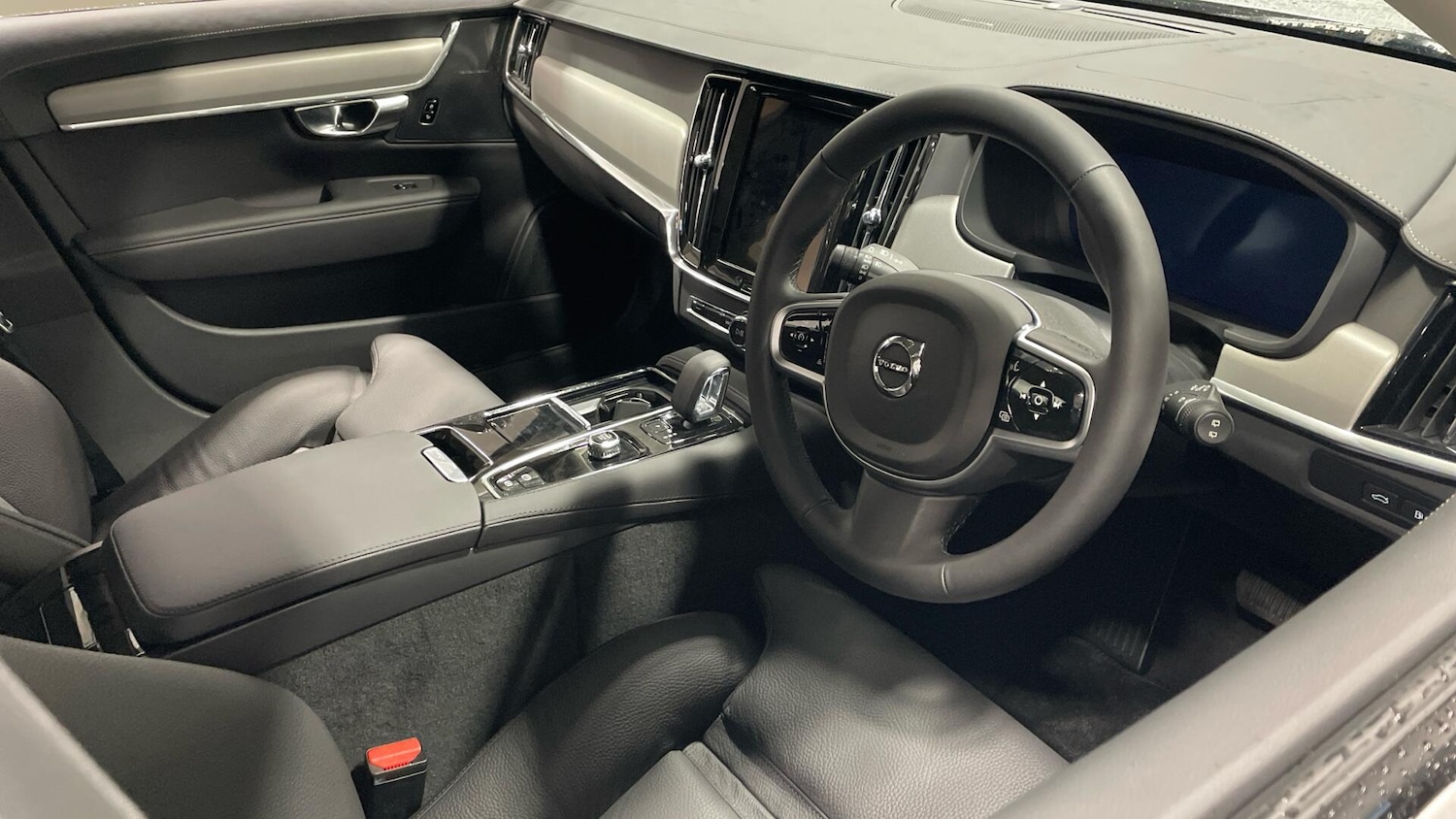 Used Volvo V90 2025 for sale - 76592883: Photo 4