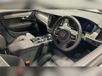 Used Volvo V90 2025 for sale - 76592883: Photo