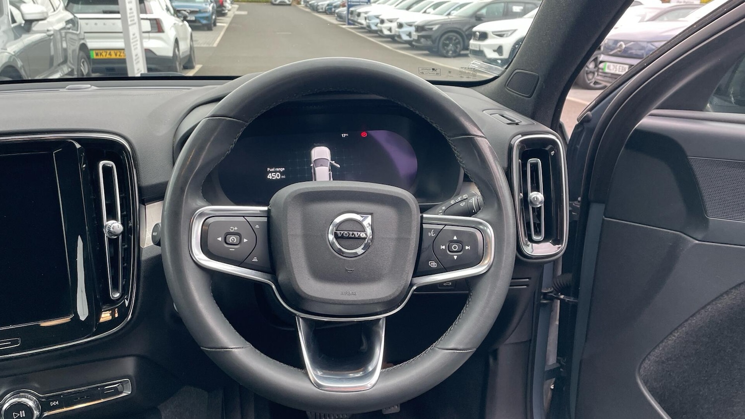 Used Volvo XC40 2023 for sale - 76072807: Photo 10