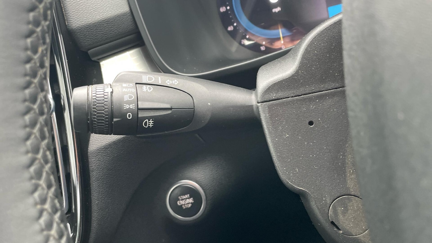 Used Volvo XC40 2023 for sale - 76072807: Photo 19