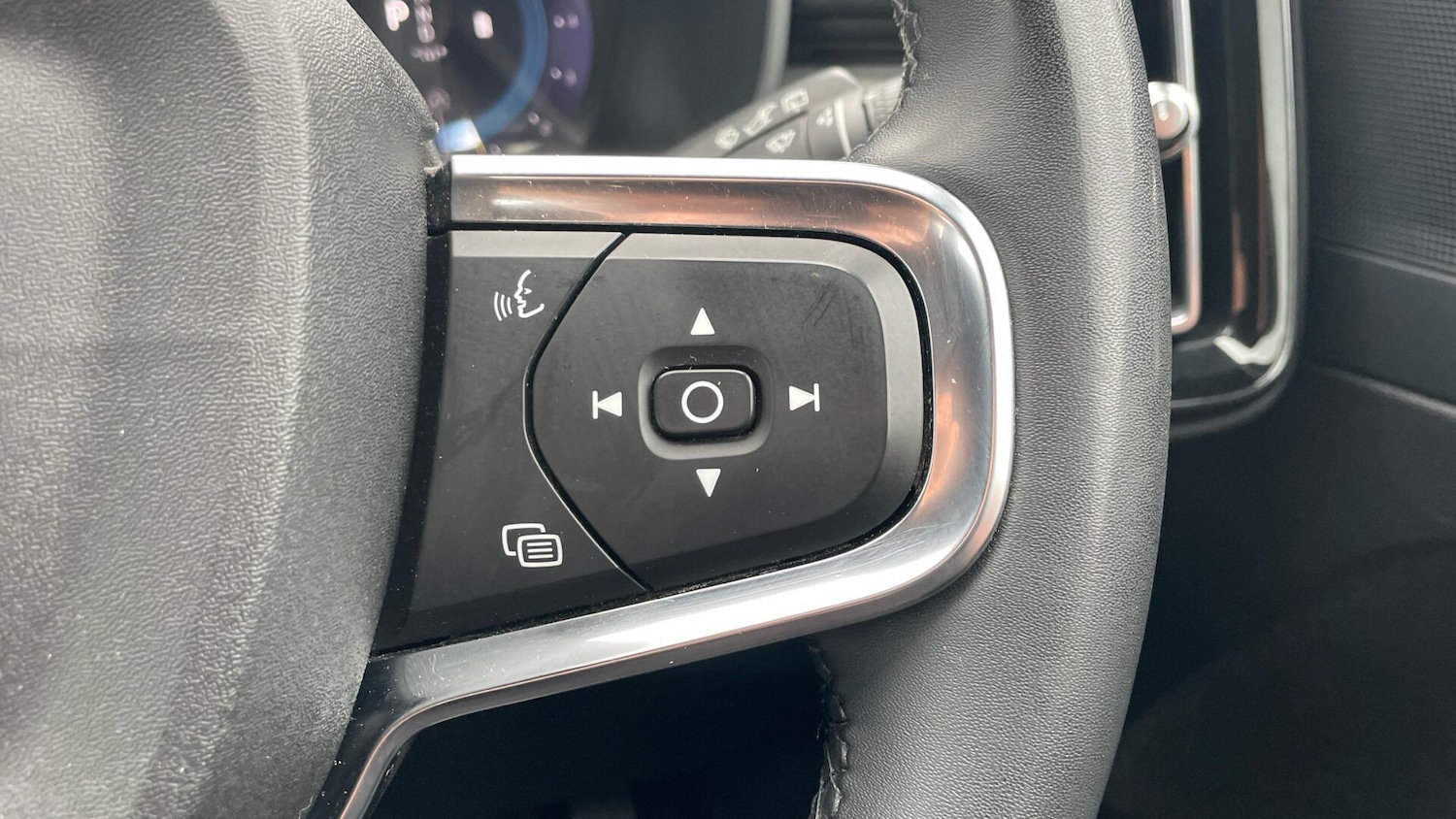 Used Volvo XC40 2023 for sale - 76072807: Photo 21