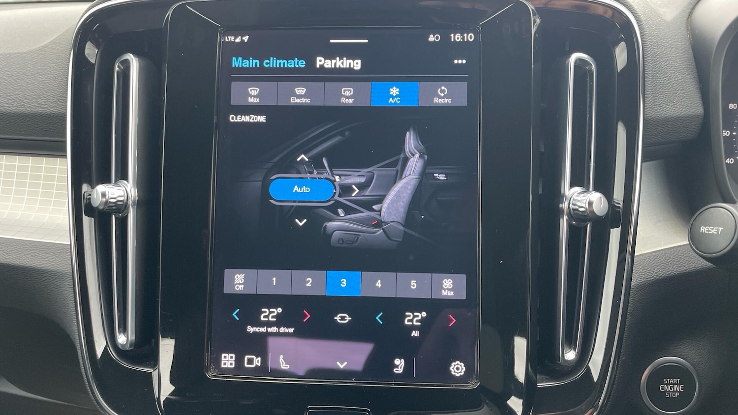 Used Volvo XC40 2023 for sale - 76072807: Photo 30