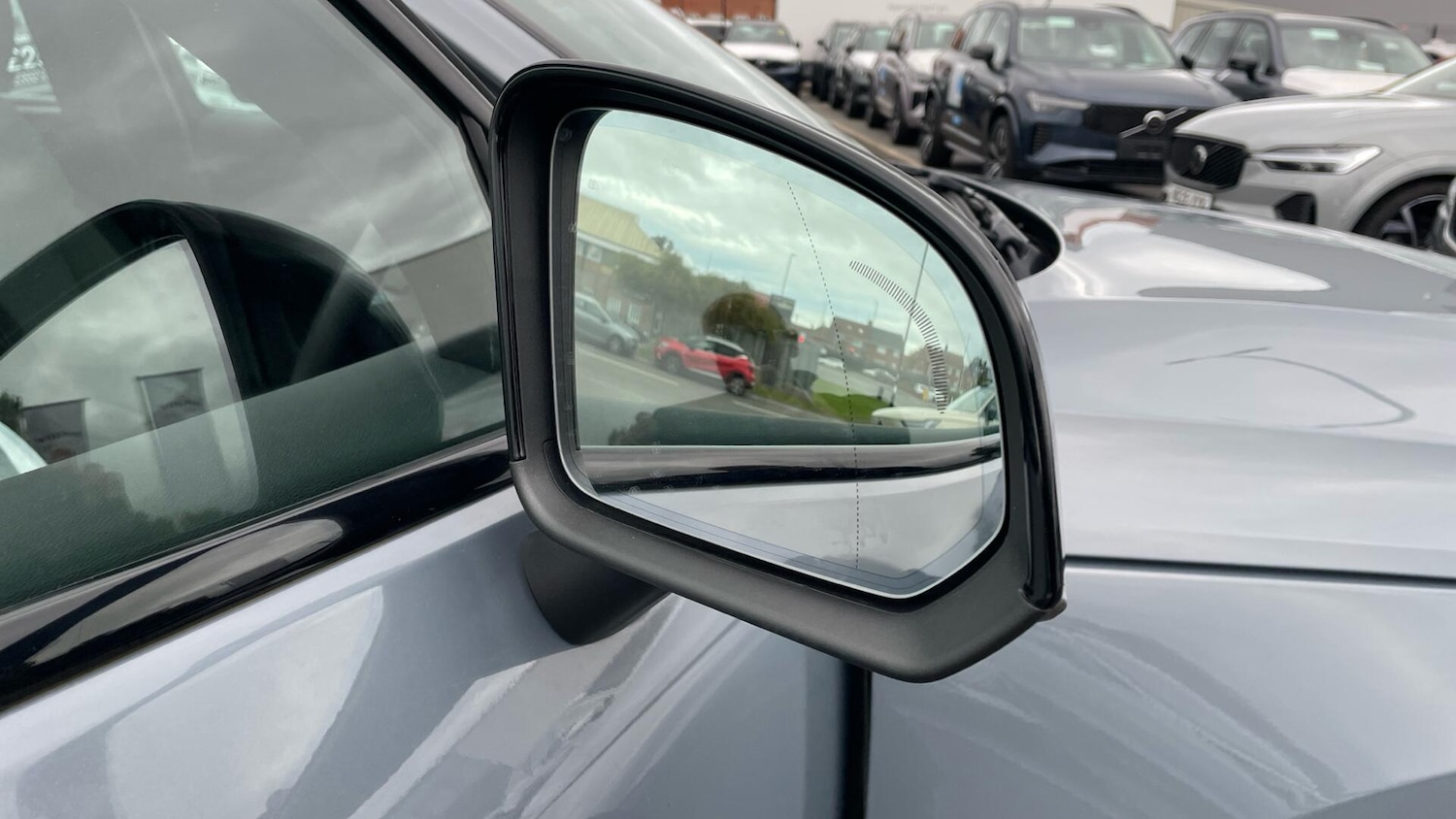 Used Volvo XC40 2023 for sale - 76072807: Photo 31