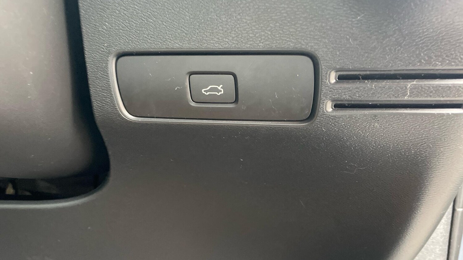 Used Volvo XC40 2023 for sale - 76072807: Photo 34