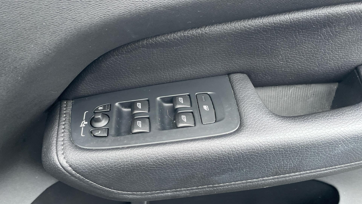 Used Volvo XC60 2019 for sale - 77029943: Photo 24