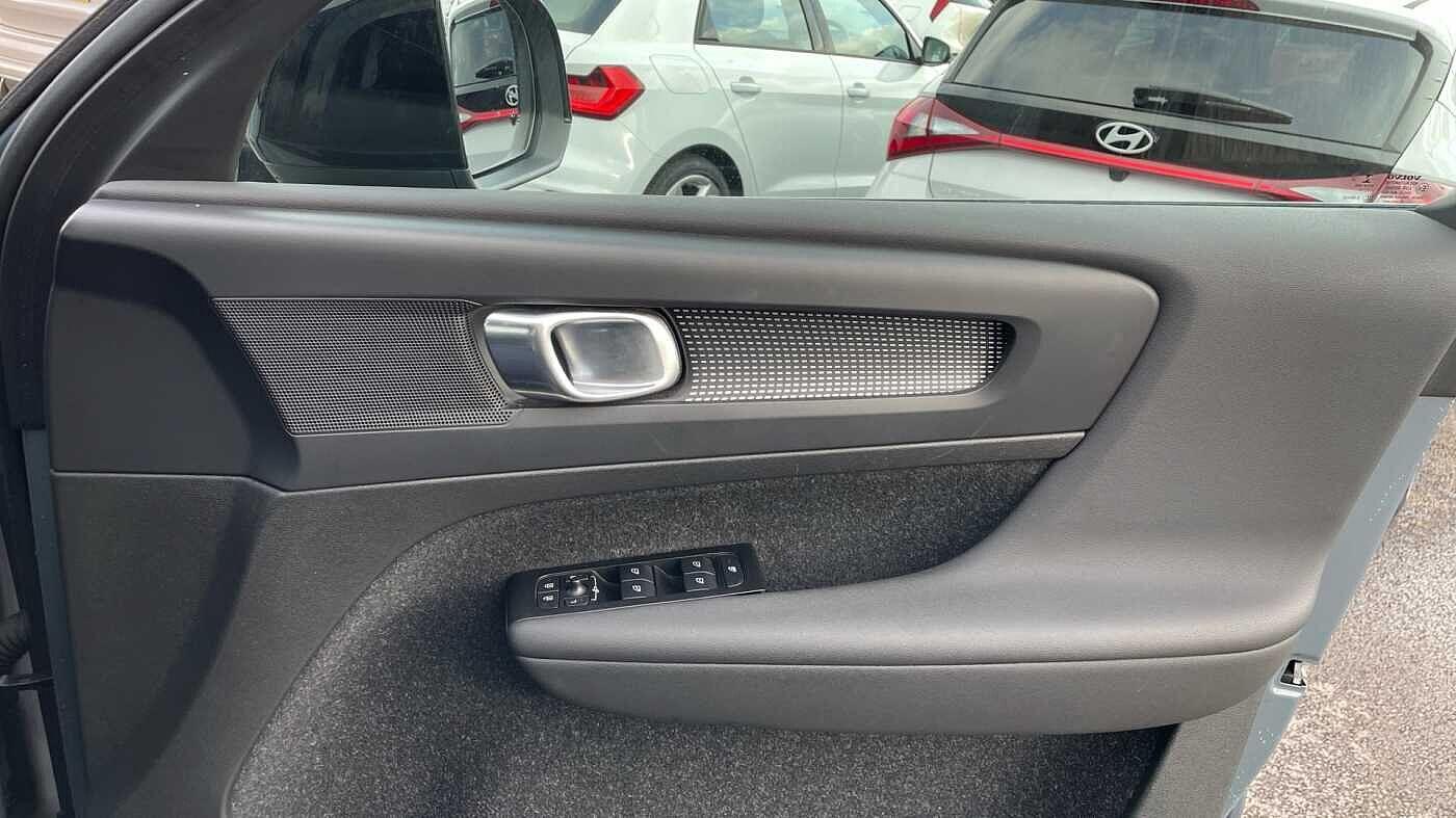 Used Volvo XC40 for sale - 78214458: Photo 27