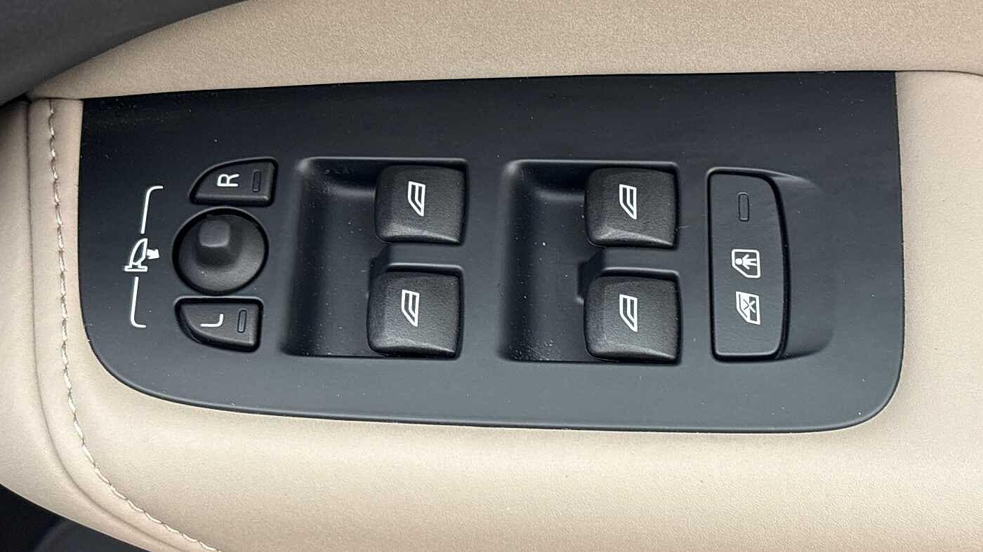 Used Volvo XC60 for sale - 78127772: Photo 24