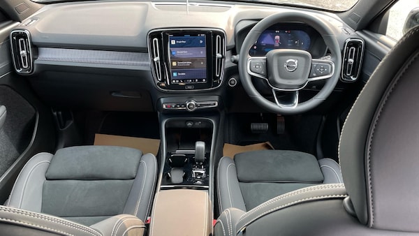 Used Volvo XC40 2024 for sale - 74809773: Photo 5