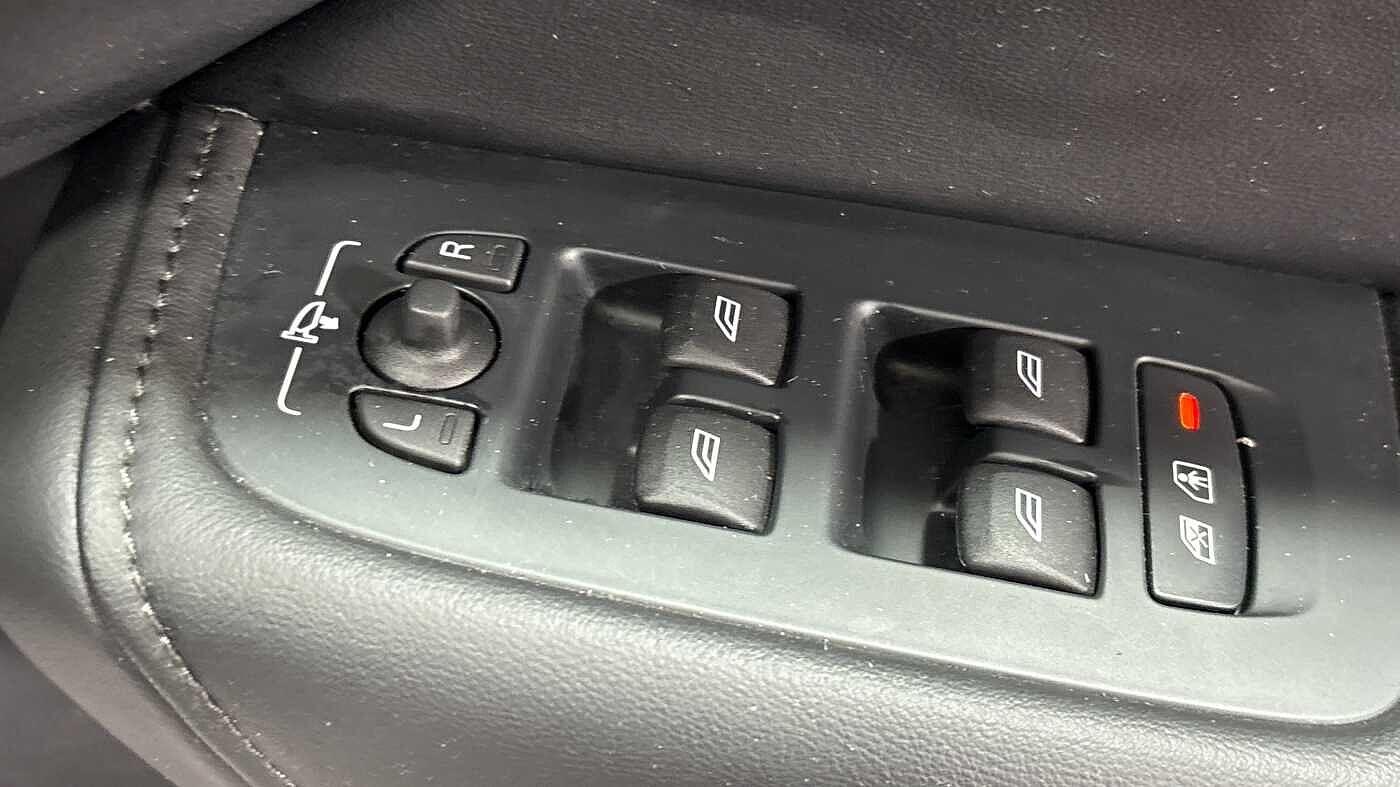 Used Volvo XC60 2025 for sale - 76498461: Photo 25