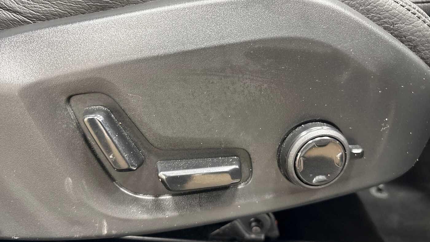 Used Volvo XC60 2025 for sale - 76498461: Photo 28