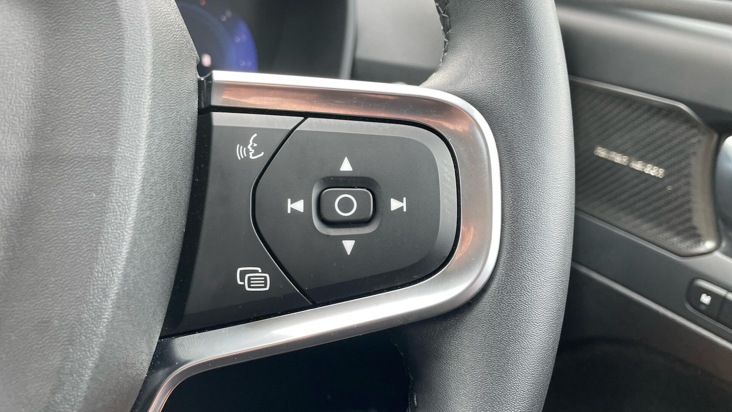 Used Volvo XC40 2024 for sale - 76856039: Photo 22