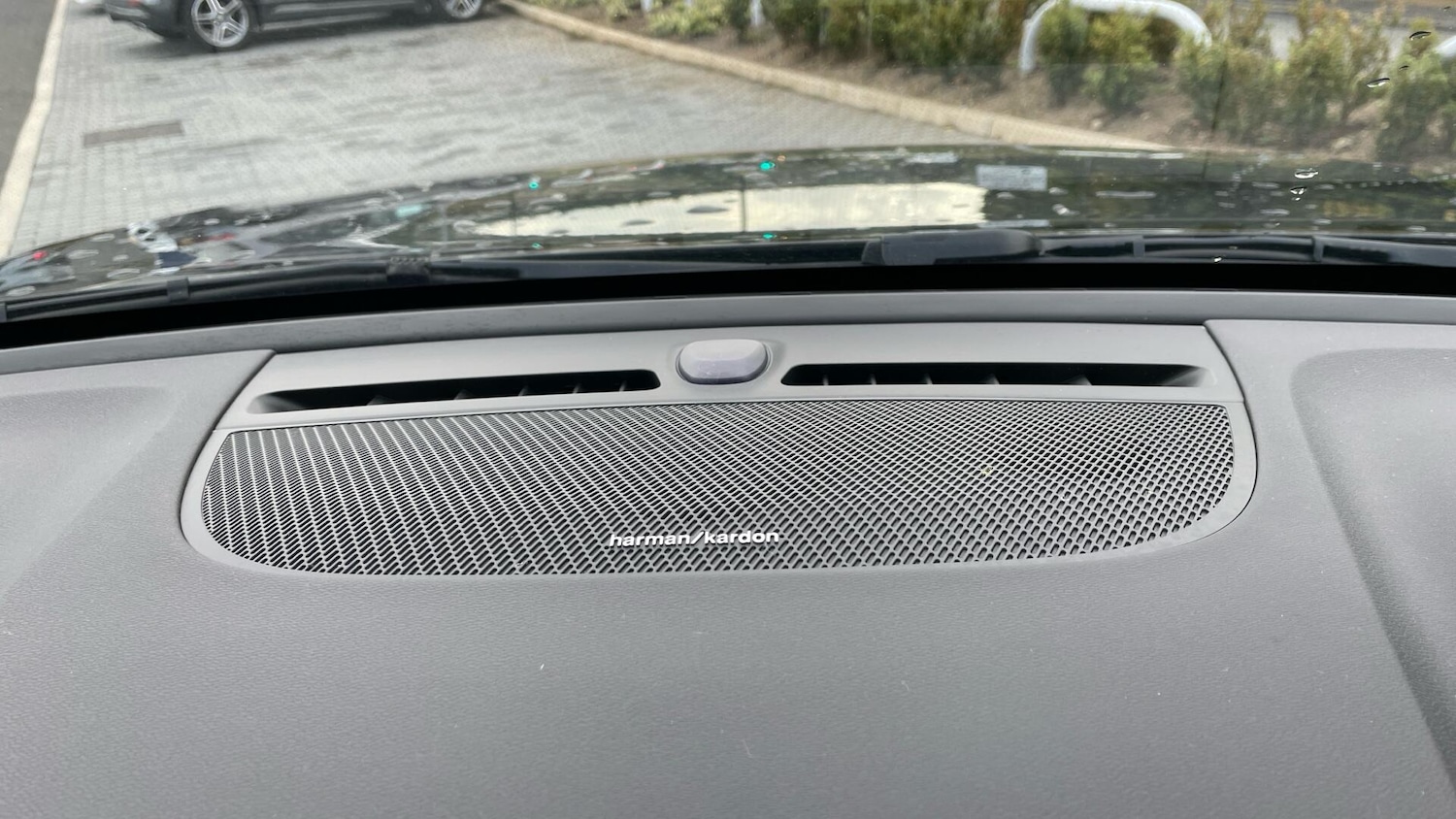 Used Volvo XC40 2024 for sale - 76856039: Photo 25