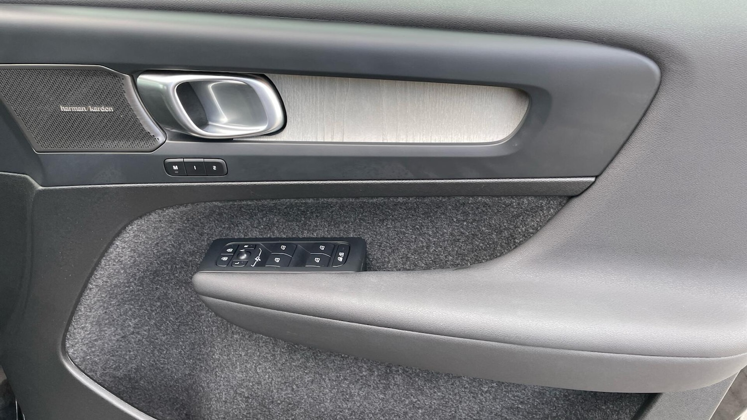 Used Volvo XC40 2024 for sale - 76856039: Photo 29