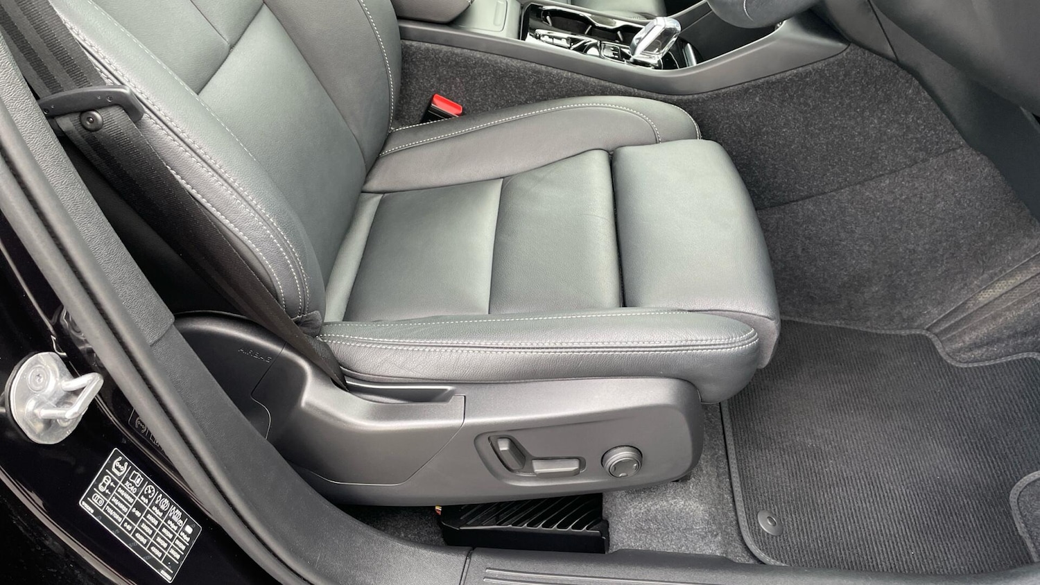 Used Volvo XC40 2024 for sale - 76856039: Photo 30