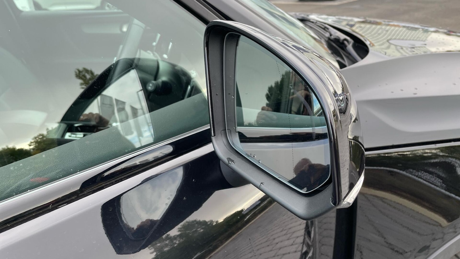 Used Volvo XC40 2024 for sale - 76856039: Photo 32