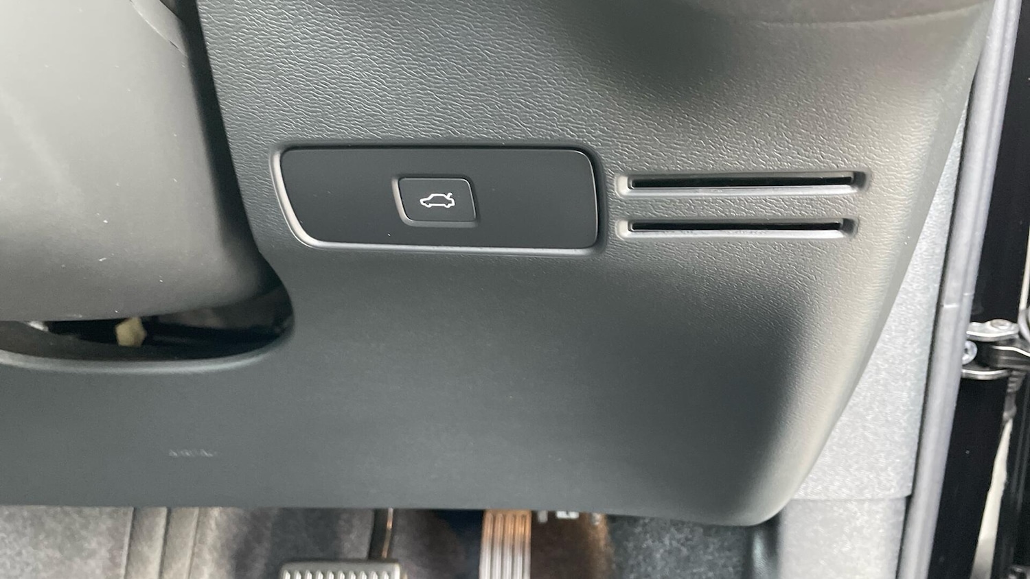 Used Volvo XC40 2024 for sale - 76856039: Photo 35