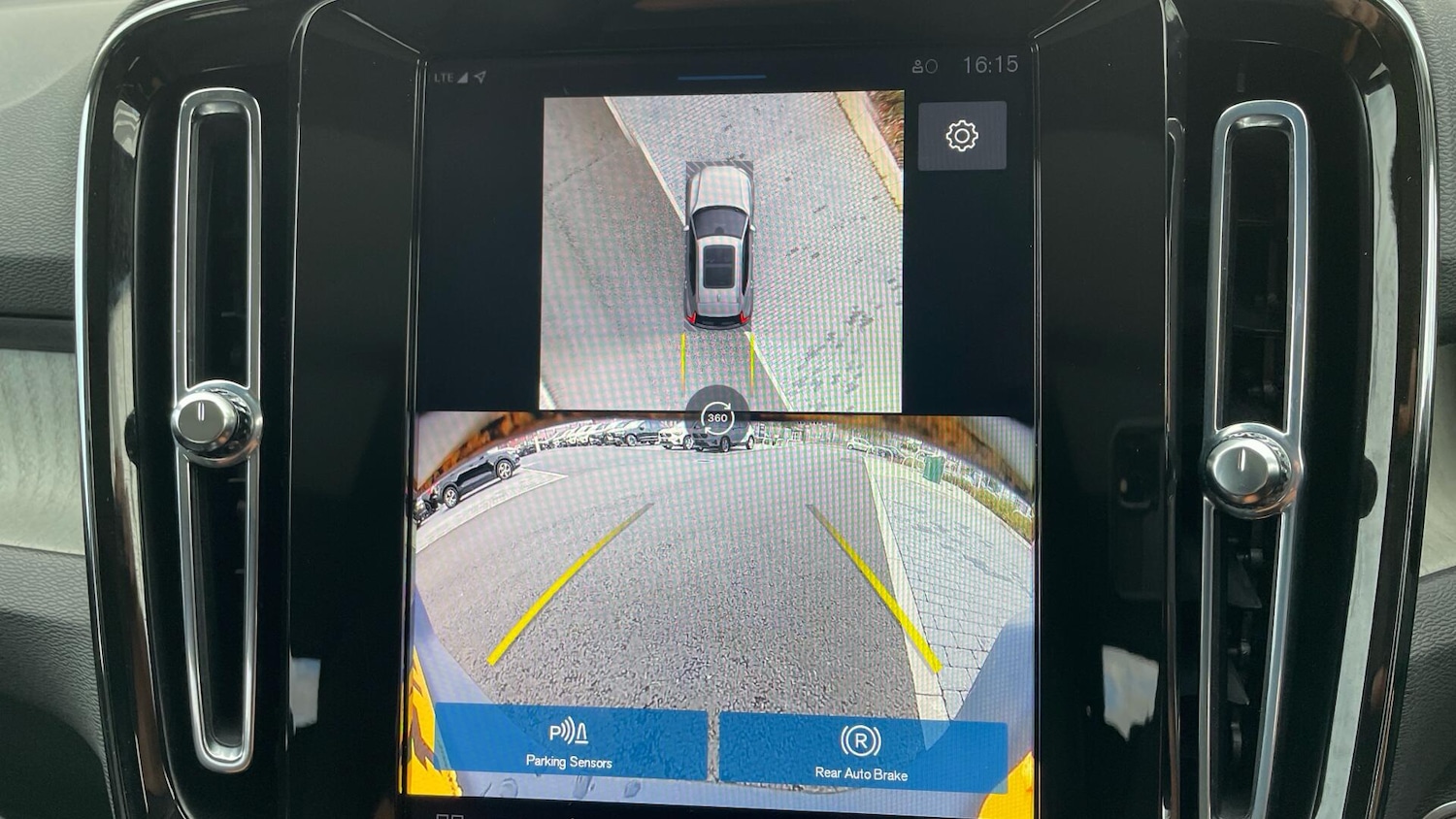 Used Volvo XC40 2024 for sale - 76856039: Photo 42