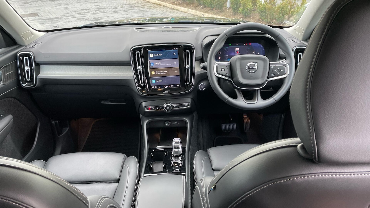 Used Volvo XC40 2024 for sale - 76856039: Photo 5