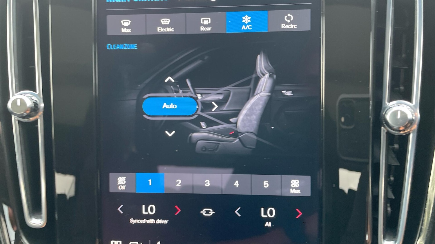 Used Volvo XC40 2024 for sale - 76856039: Photo 60