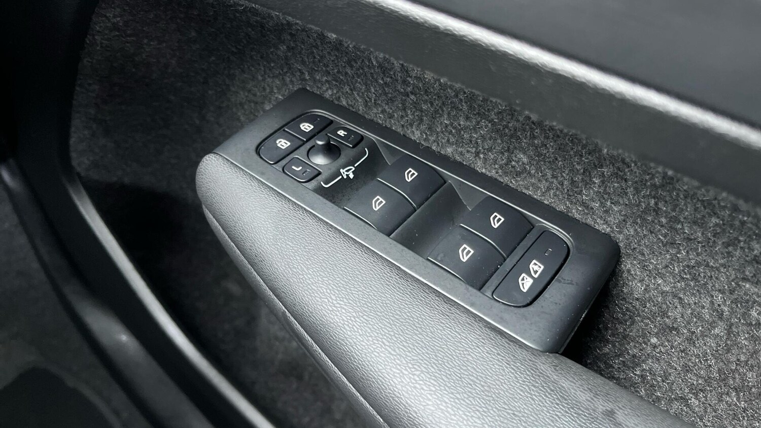 Used Volvo XC40 for sale - 77586455: Photo 22