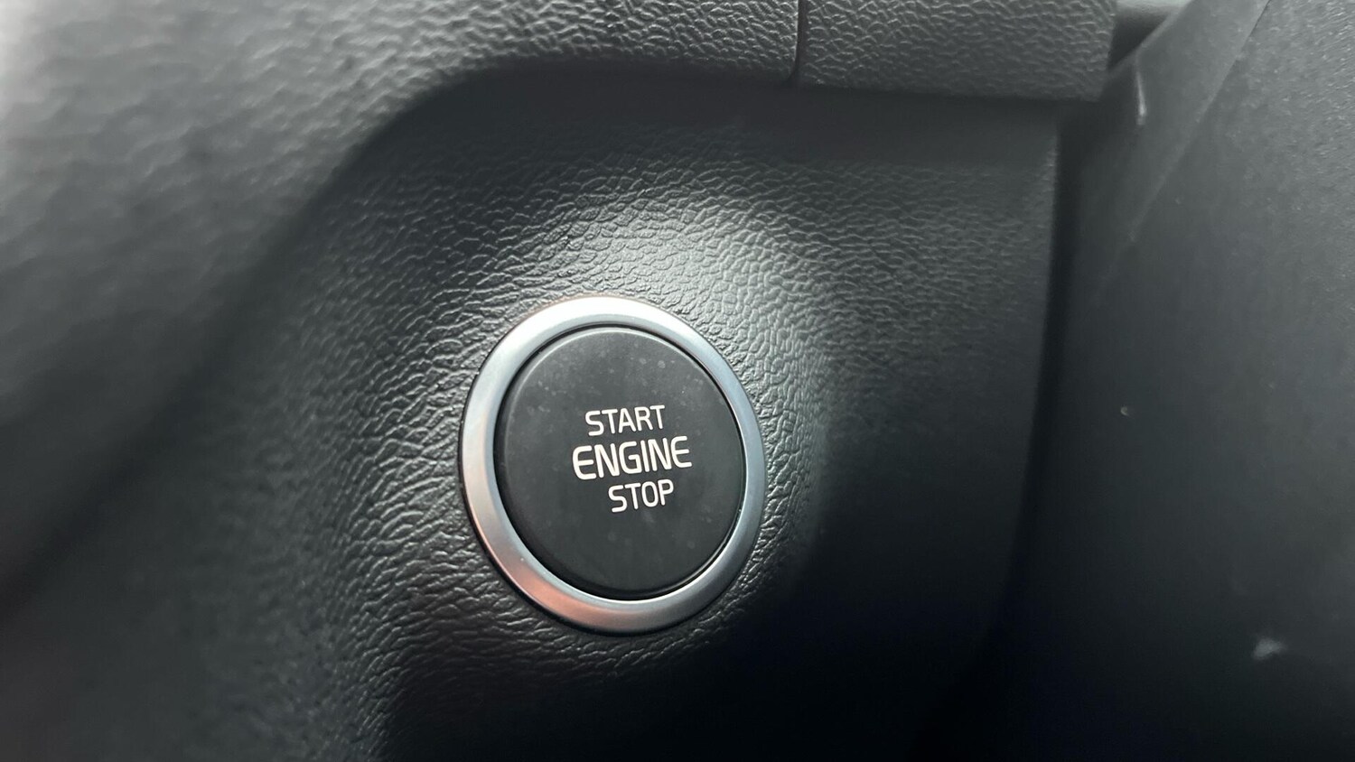 Used Volvo XC40 for sale - 77586455: Photo 25