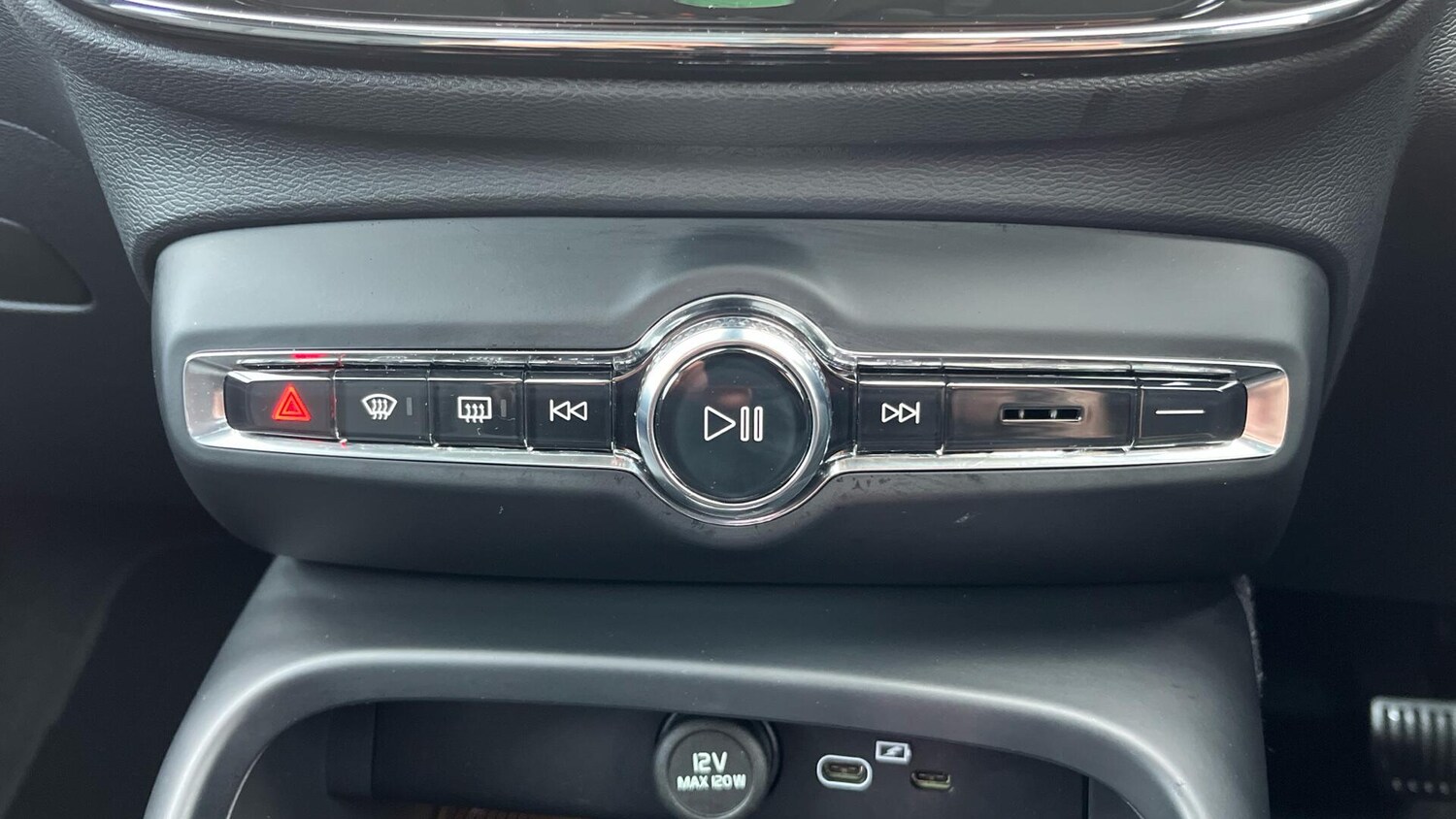 Used Volvo XC40 for sale - 77586455: Photo 35