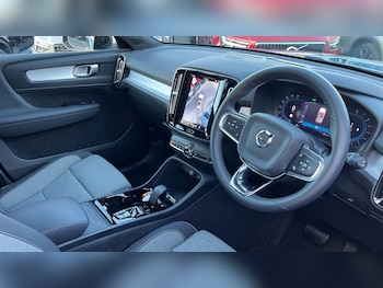 Used Volvo XC40 2023 for sale - 76349172: Photo