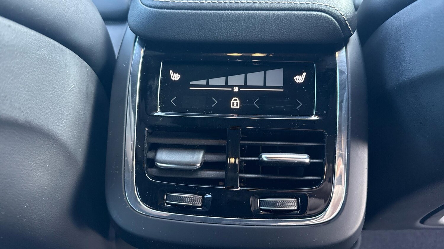 Used Volvo XC60 for sale - 77455690: Photo 32