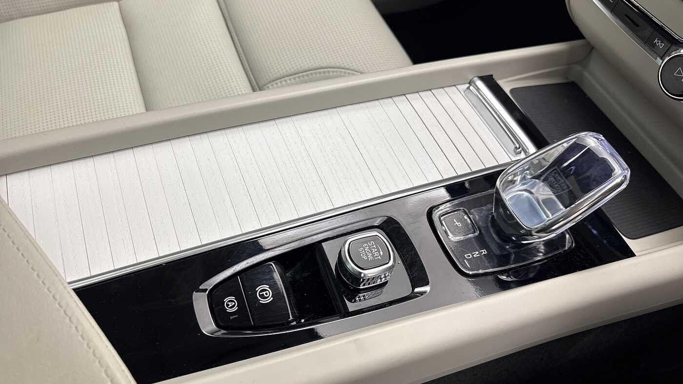 Used Volvo XC60 2025 for sale - 77344256: Photo 32